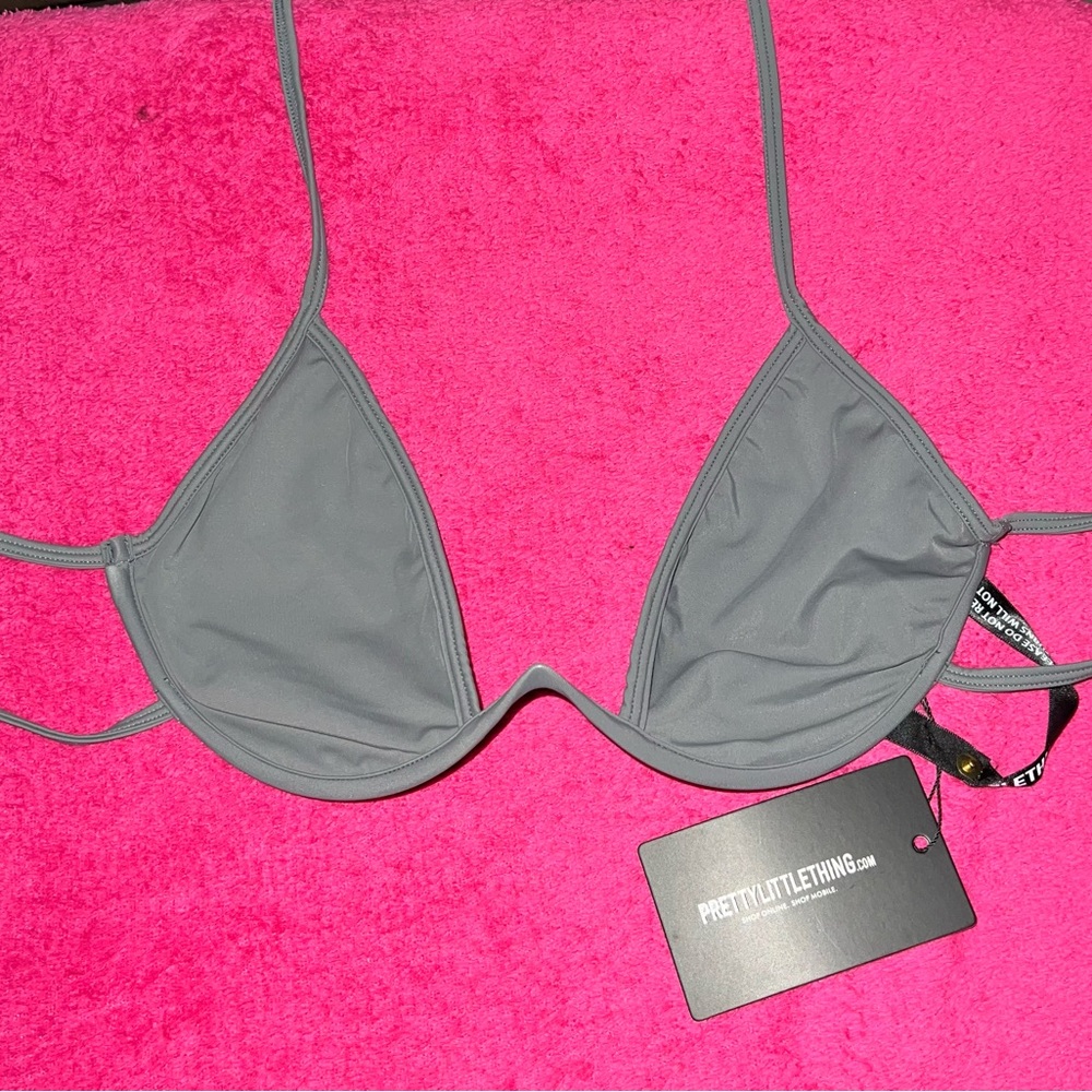 PrettyLittleThing: Charcoal Cleavage Wire Detail Bikini Top: Size 10